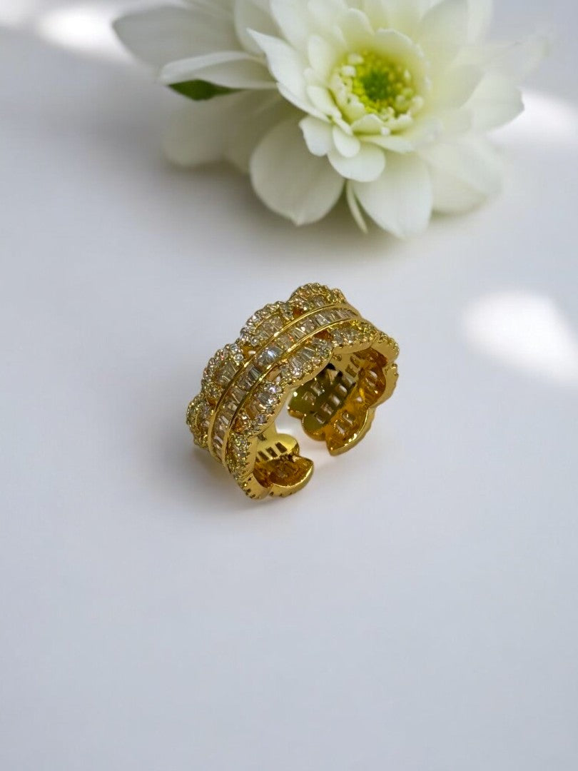 GOLDEN DIAMOND ZAVIER RING
