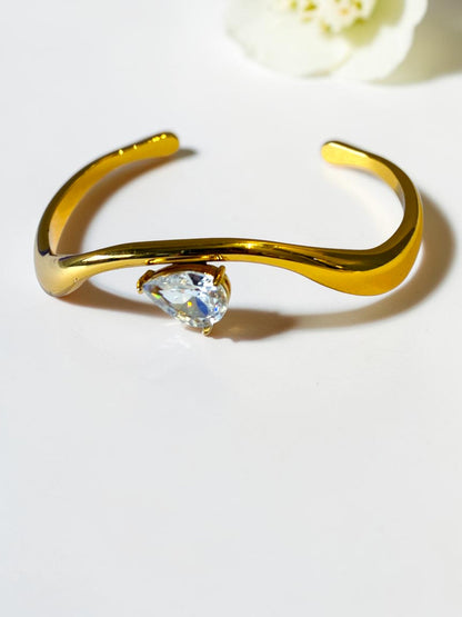 GOLDEN DROP STONE ROBYN BRACELET (CUFF)