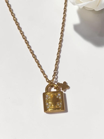 GOLDEN EARL NECKLACE