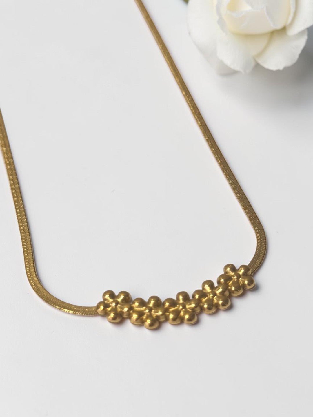 GOLDEN EBENZER NECKLACE