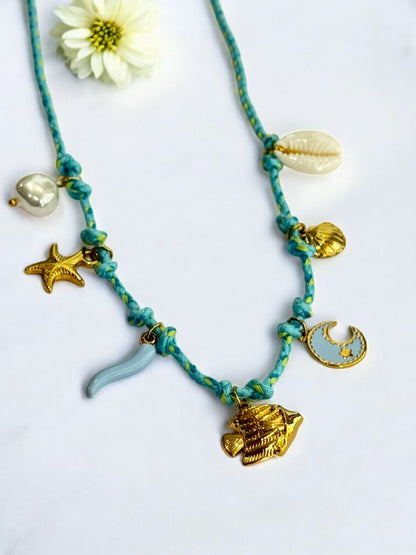 GOLDEN FISH CHARM EZRA NECKLACE