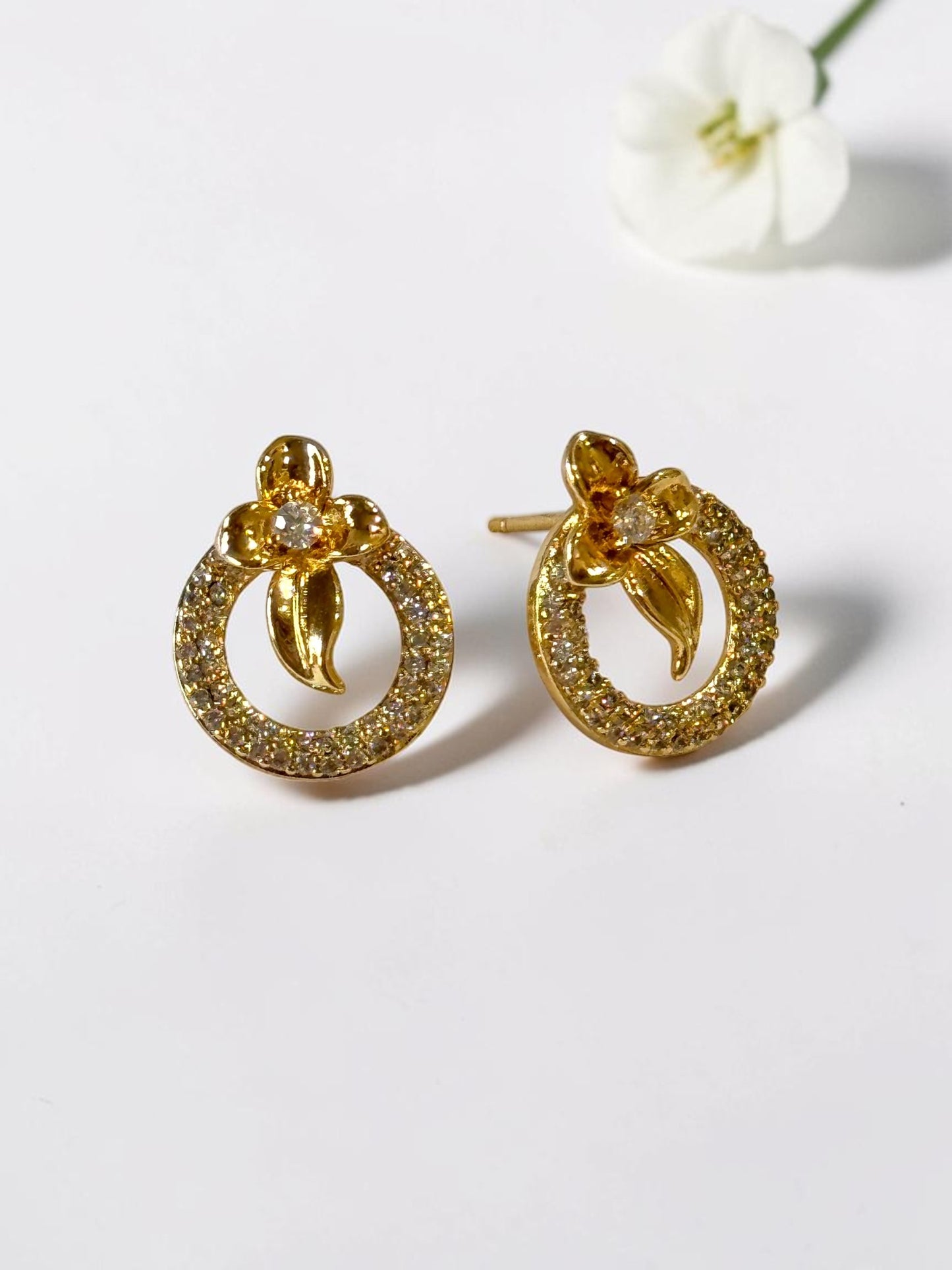 GOLDEN FLORAL ARIZONY EARRINGS