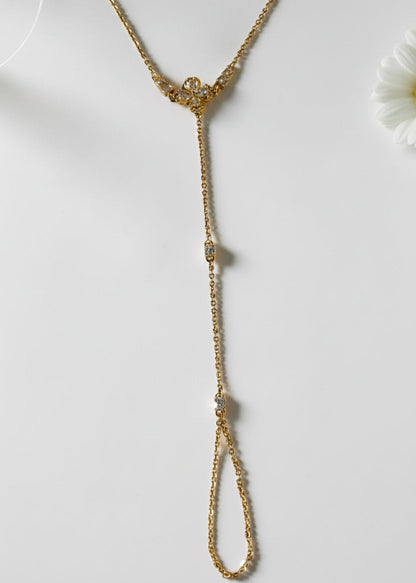 GOLDEN FLORAL NORMAN HAND CHAIN (POCHI)