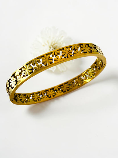 GOLDEN FLOWER LYLA BRACELET