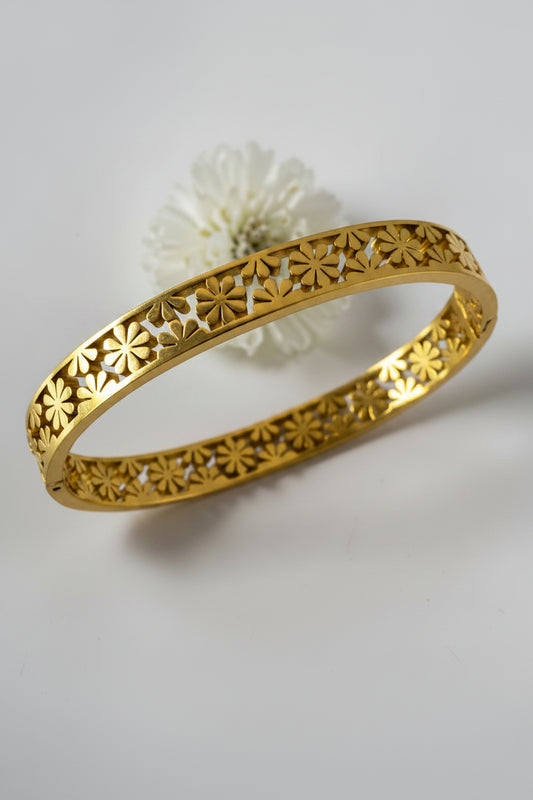GOLDEN FLOWER LYLA BRACELET