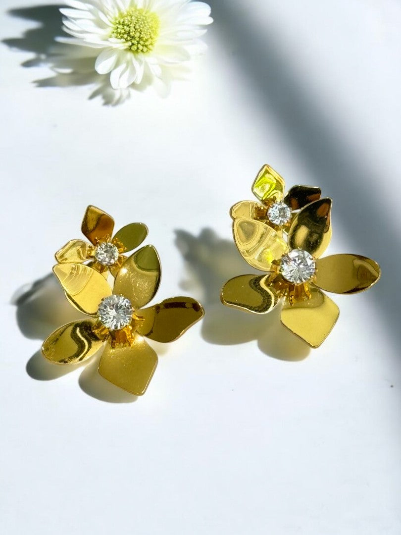 GOLDEN FLOWER NIKELY EARRINGS
