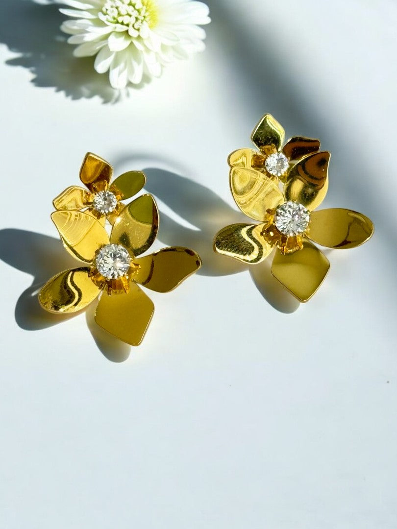 GOLDEN FLOWER NIKELY EARRINGS