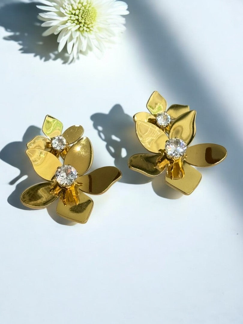 GOLDEN FLOWER NIKELY EARRINGS
