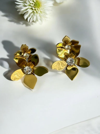 GOLDEN FLOWER NIKELY EARRINGS