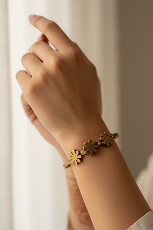 GOLDEN FLOWER PRISCILLA BRACELET