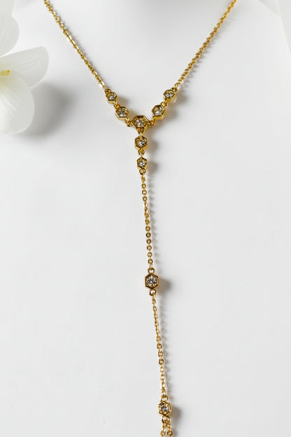 GOLDEN GEOMETRIC SPARKLE SHERYL HAND CHAIN (POCHI)