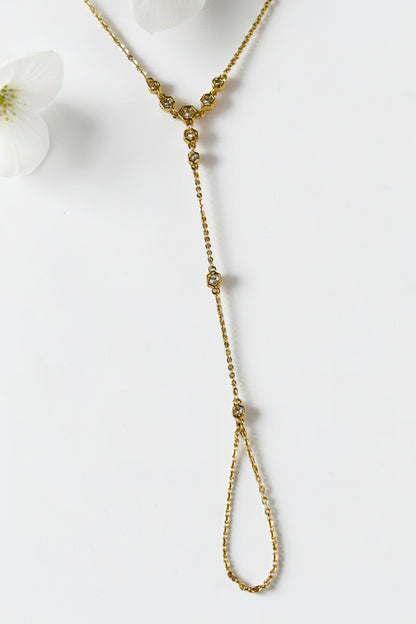 GOLDEN GEOMETRIC SPARKLE SHERYL HAND CHAIN (POCHI)