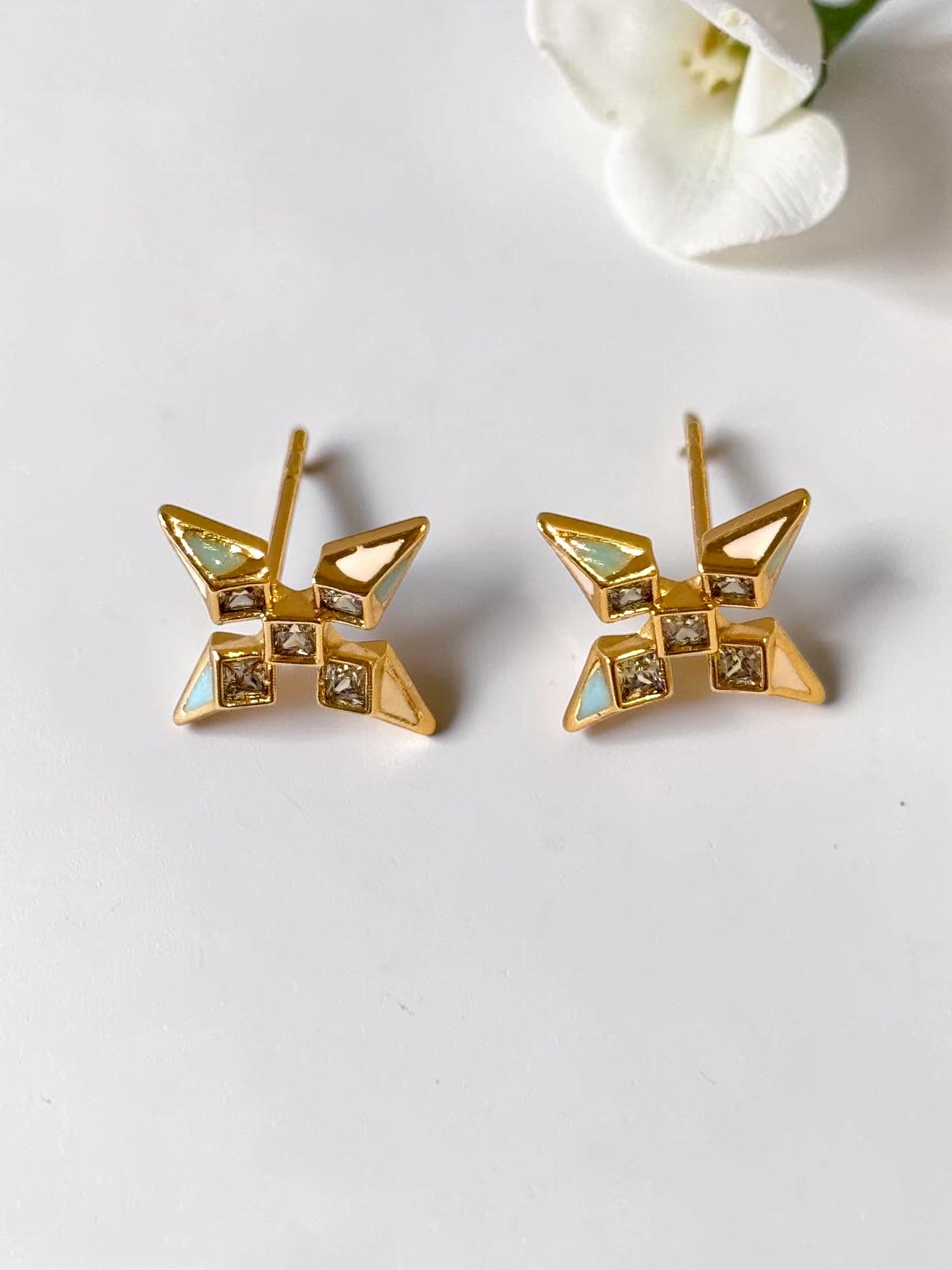 GOLDEN GEOMETRIC STAR WEEMIKA EARRINGS