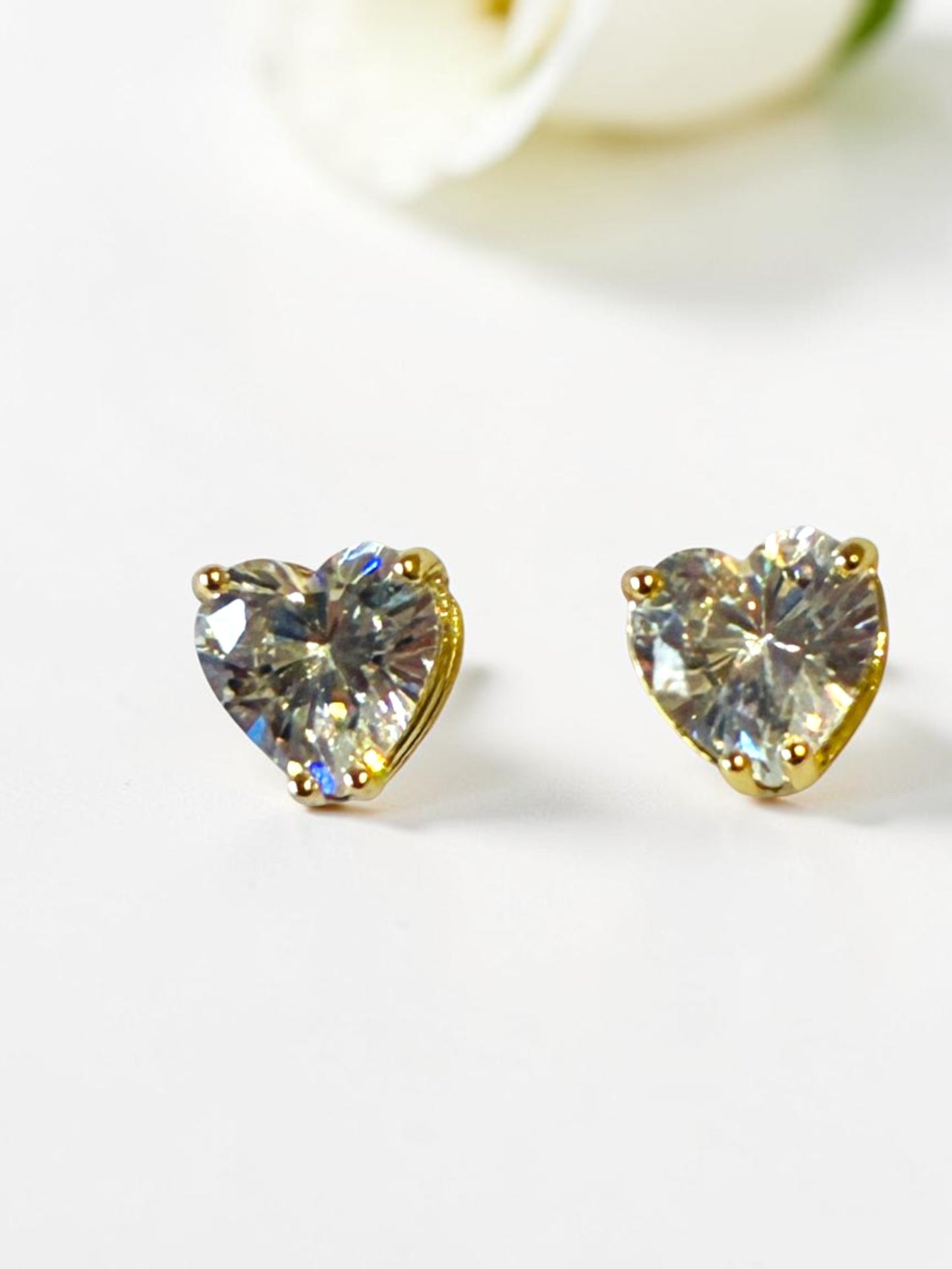 GOLDEN HEART DIAMOND BAYRON EARRINGS