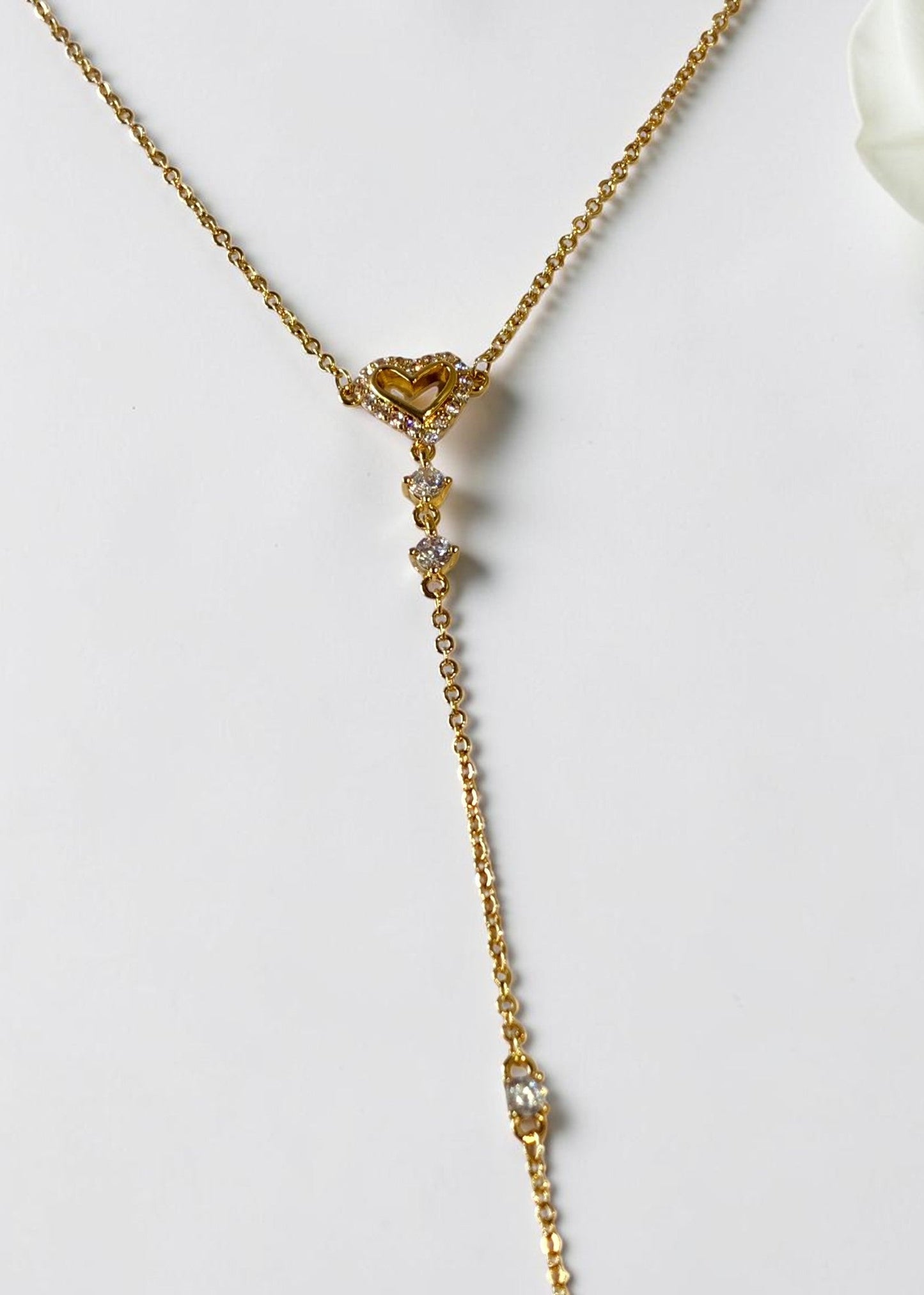 GOLDEN HEART OMARY HAND CHAIN (POCHI)