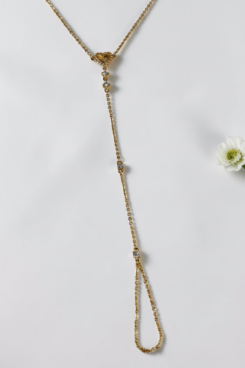 GOLDEN HEART OMARY HAND CHAIN (POCHI)