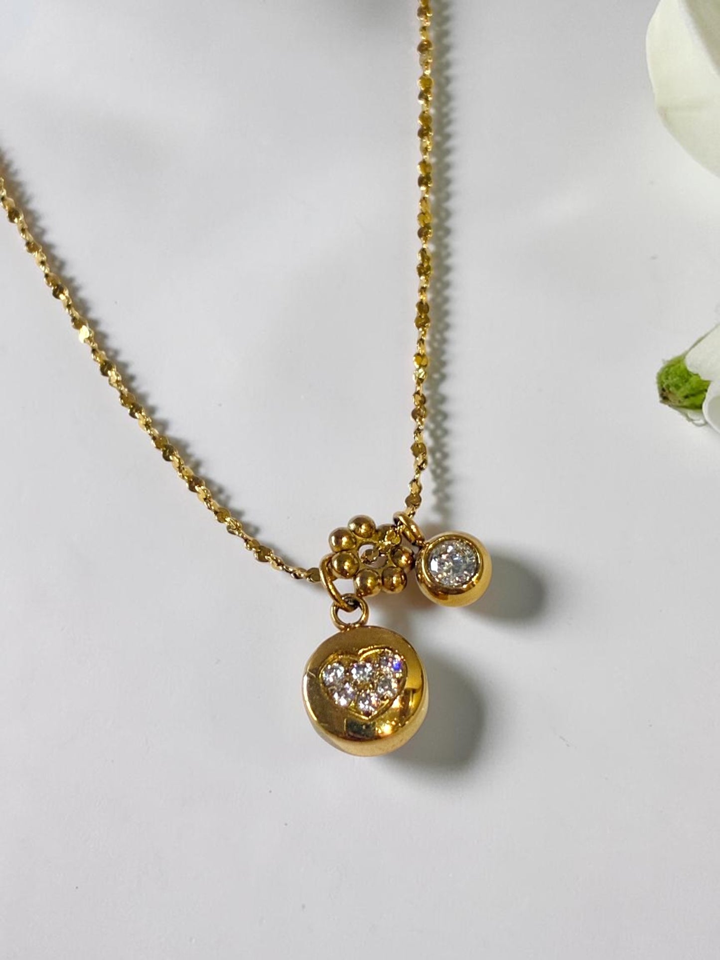 GOLDEN HEART VRLIEC NECKLACE