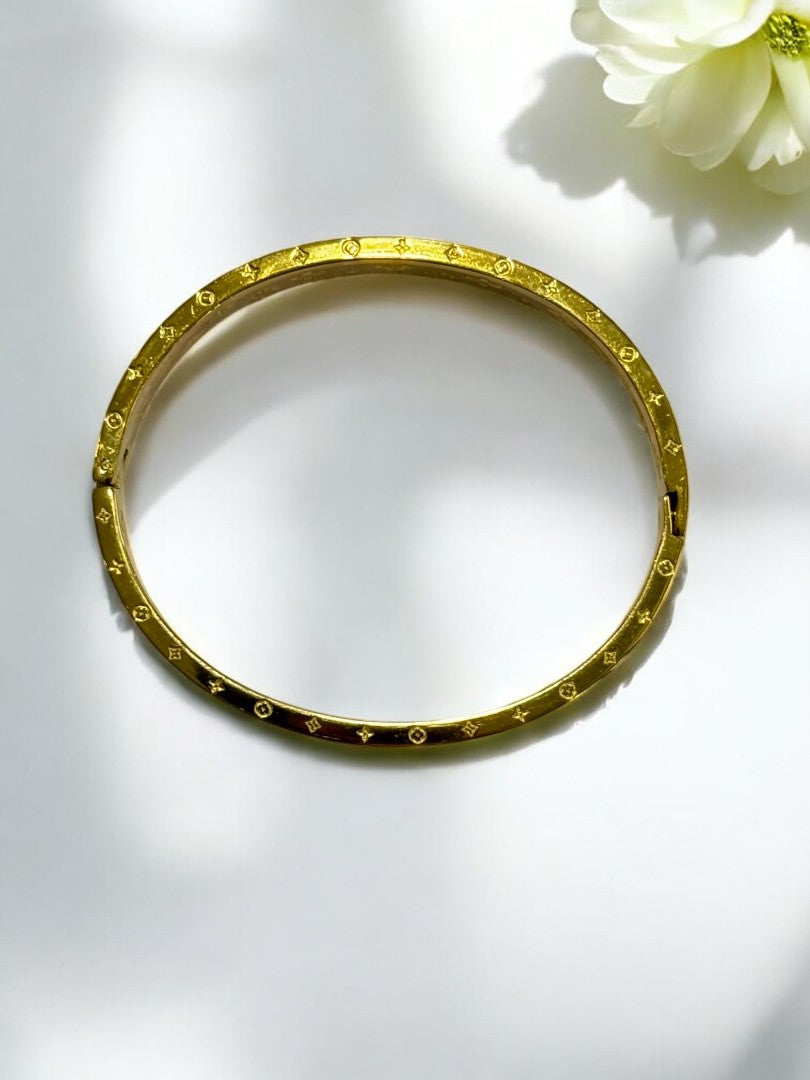 GOLDEN OSHIE SMALL SIZE BRACELET