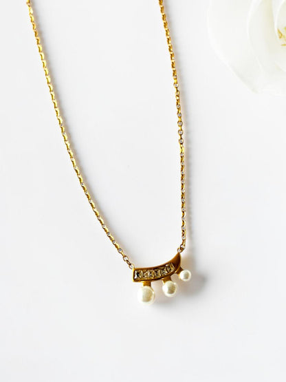 GOLDEN OTTILIE NECKLACE