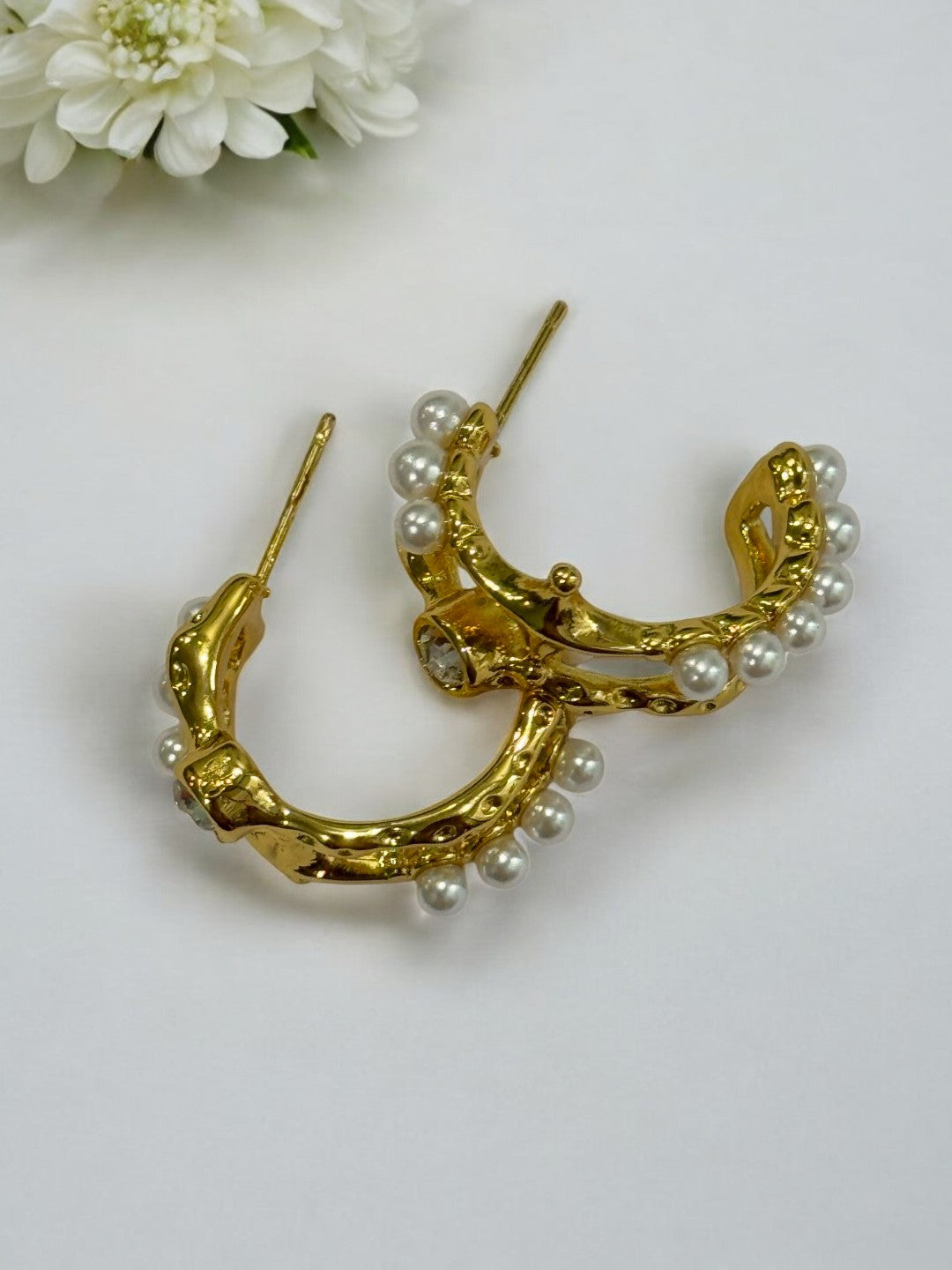 GOLDEN PEARL BELVIK EARRINGS