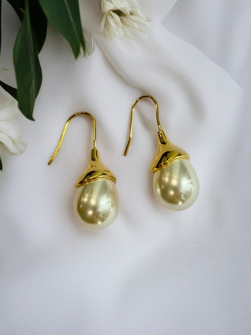 GOLDEN PEARL GRADY EARRINGS