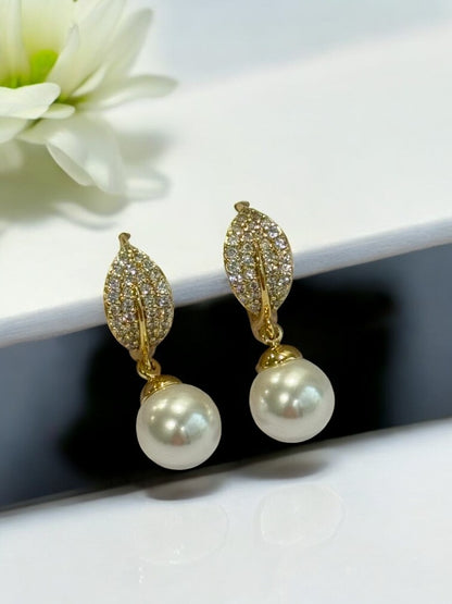 GOLDEN PEARL JORNIE EARRINGS