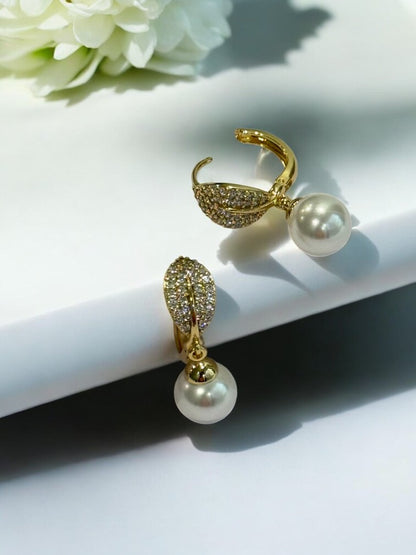 GOLDEN PEARL JORNIE EARRINGS