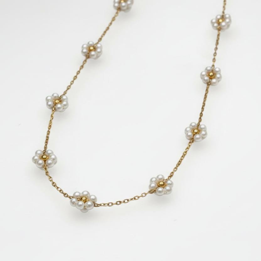 GOLDEN PEARL MIRABEL NECKLACE