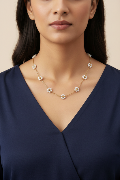 GOLDEN PEARL MIRABEL NECKLACE