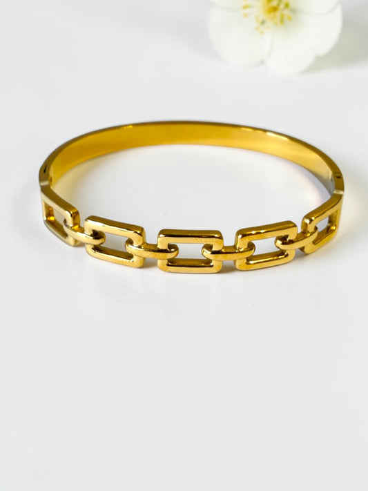 GOLDEN SCARLETT BRACELET