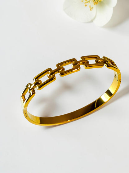 GOLDEN SCARLETT BRACELET