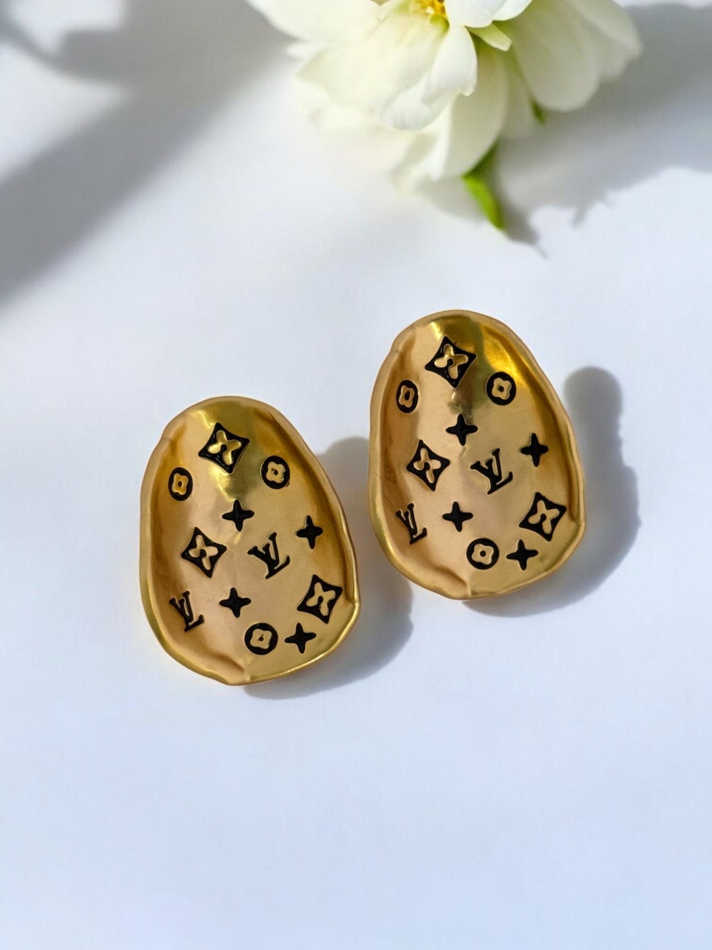 GOLDEN SHAWN EARRINGS
