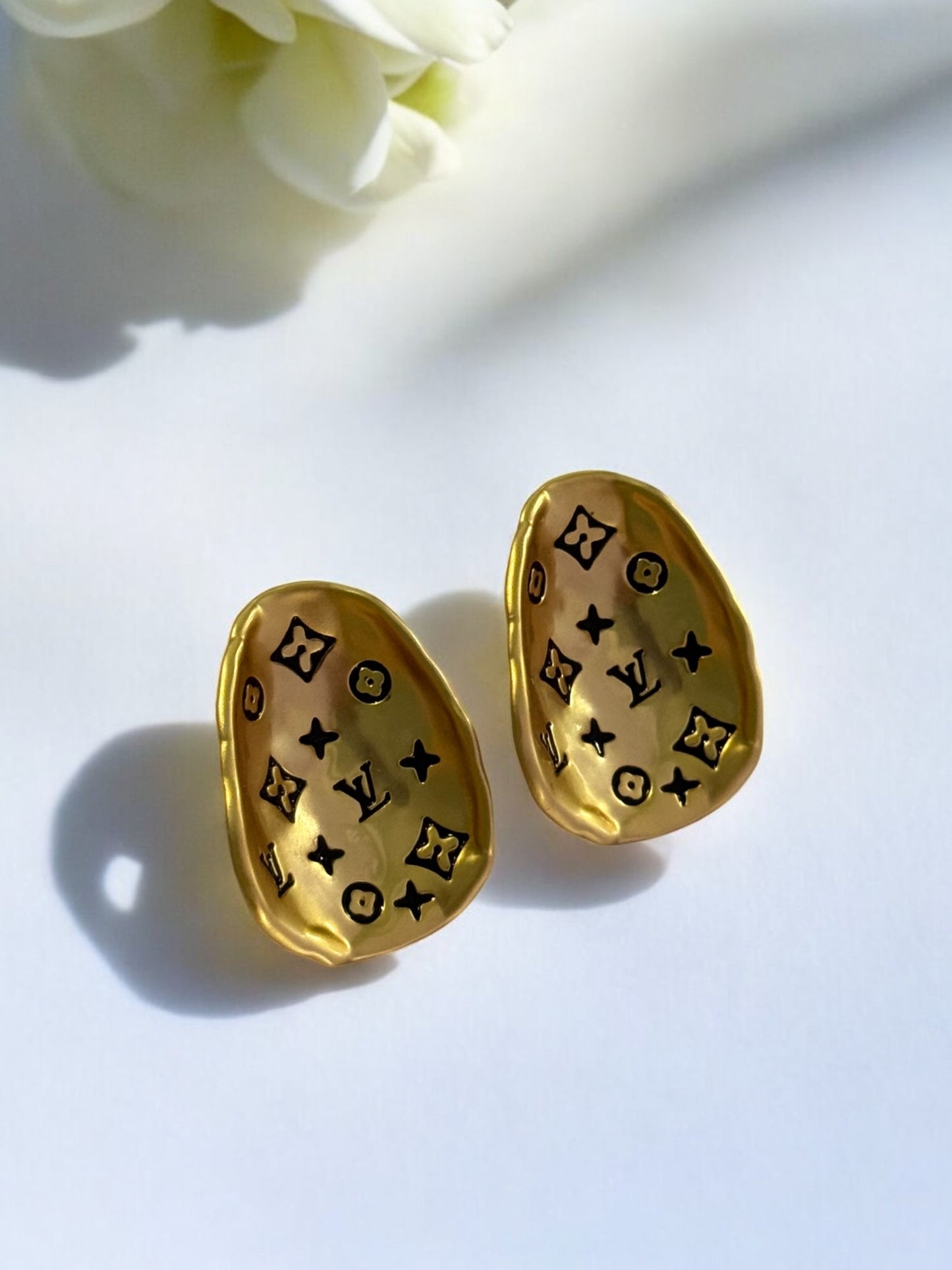 GOLDEN SHAWN EARRINGS
