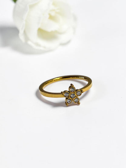 GOLDEN STAR DIAMOND RAHANA RING