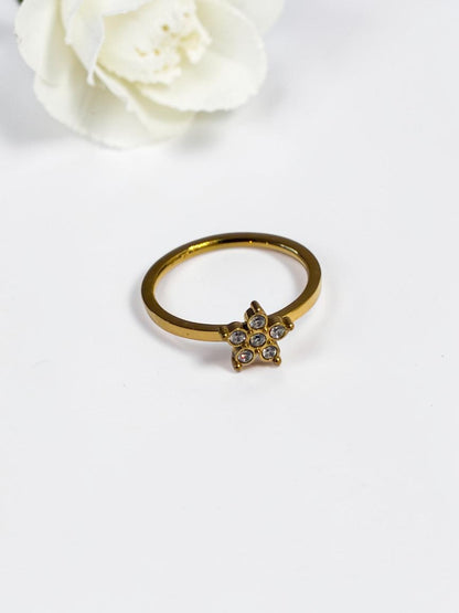 GOLDEN STAR DIAMOND RAHANA RING