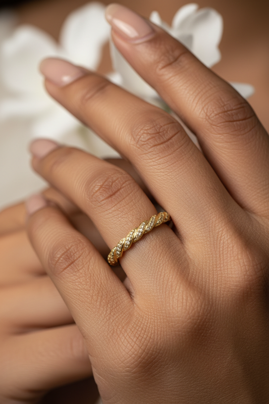 GOLDEN TWISTED DIAMOND SAMEY RING