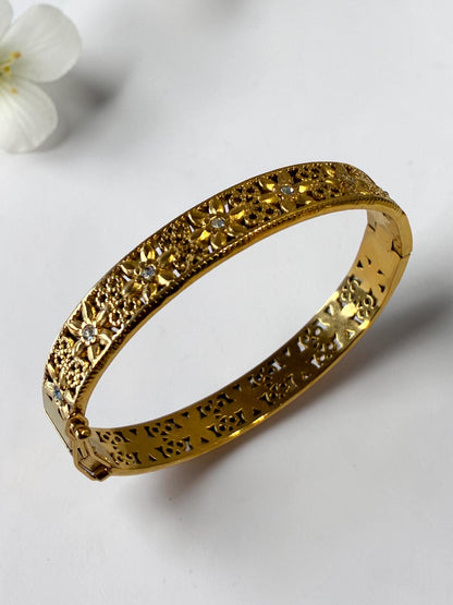 GOLDEN VINTAGE FLORAL SUNITHA BRACELET