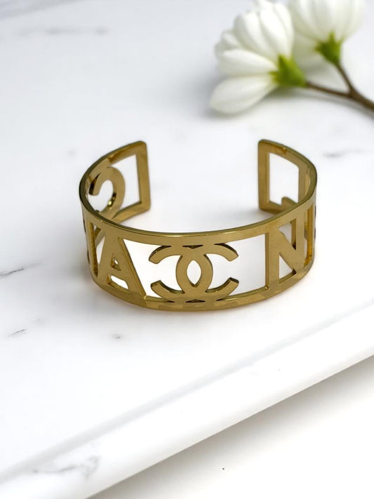 GOLDEN BRANDED BRACELET