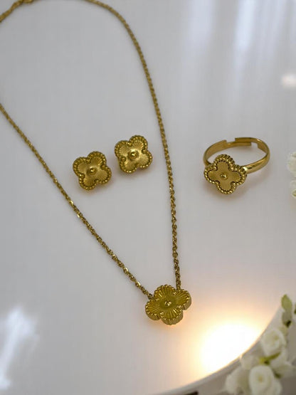 GOLDEN CHAIN WITH BRANDED CLOVER PENDENT, EARRING AND FINGER RING