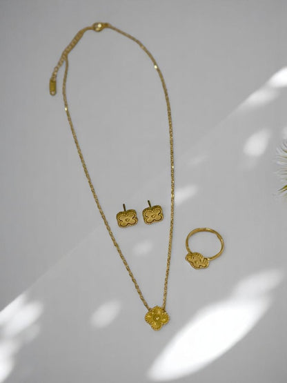 GOLDEN CHAIN WITH BRANDED CLOVER PENDENT, EARRING AND FINGER RING