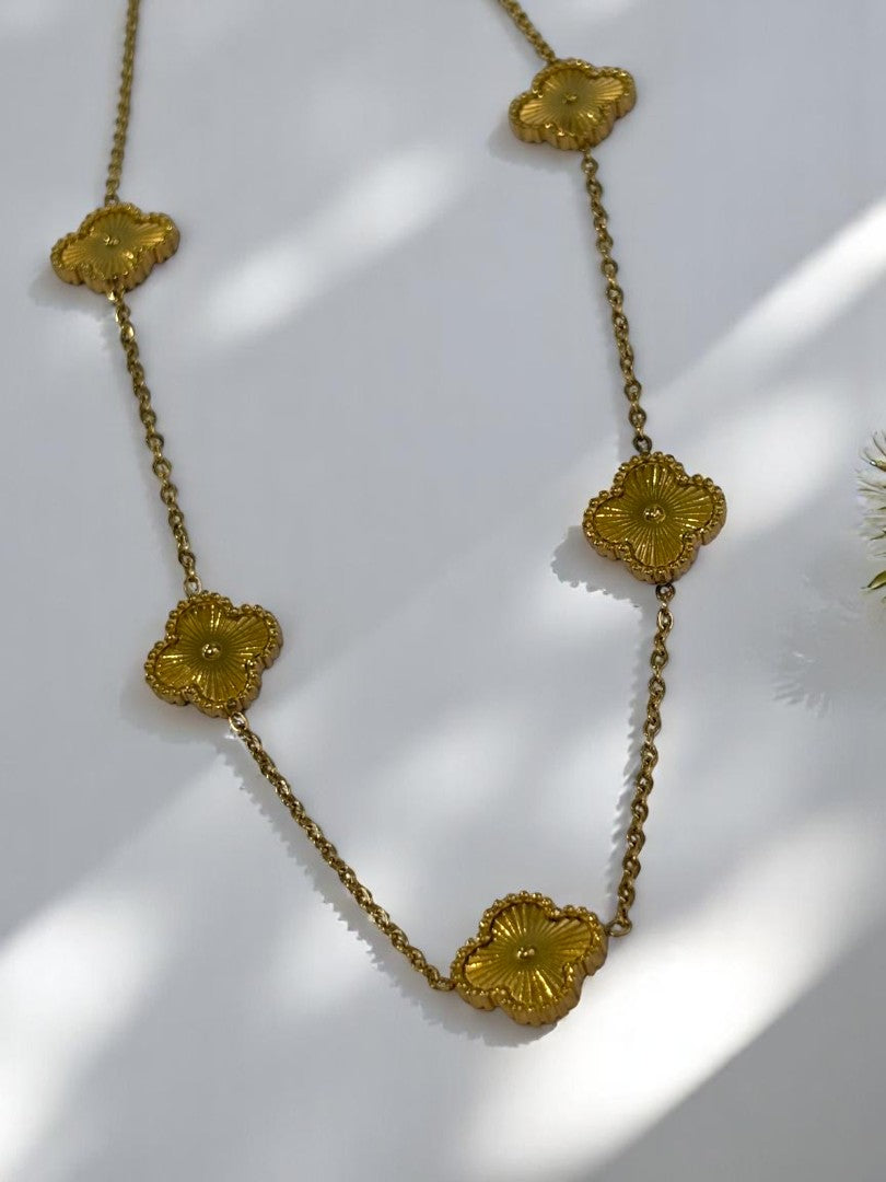 GOLDEN CHAIN WITH BRANDED CLOVER
