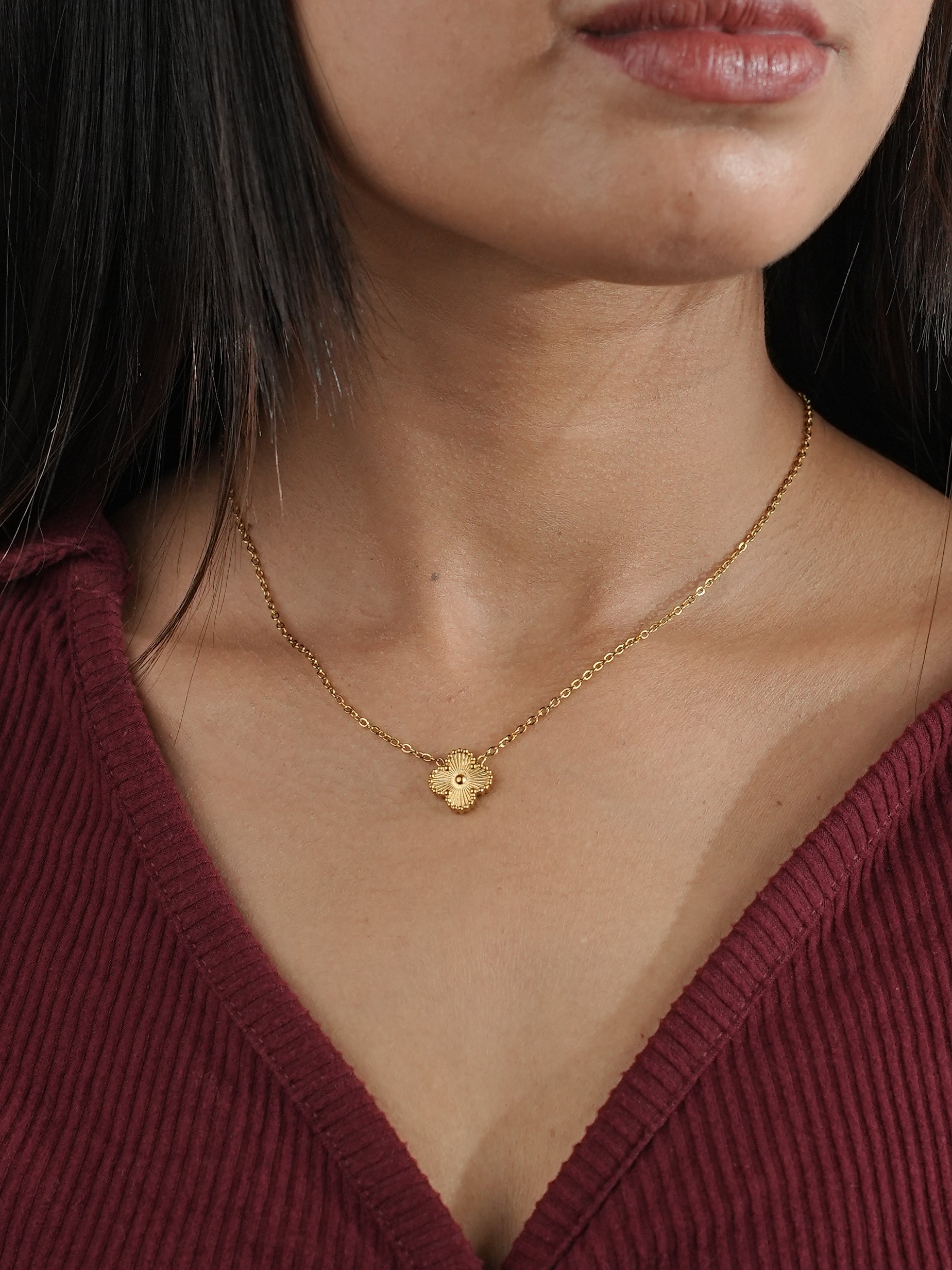 BRANDED GOLDEN CLOVER CHAIN