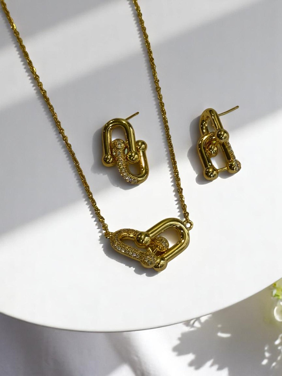 18K GOLD PLATED BRANDED DAIMOND PENDENT WITH EARRING