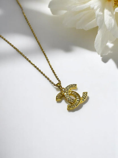 GOLDEN CHAIN WITH DIAMOND PENDENT 