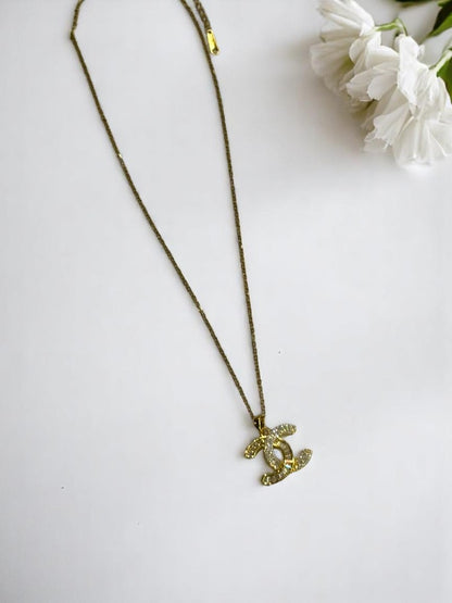 GOLDEN CHAIN WITH DIAMOND PENDENT 
