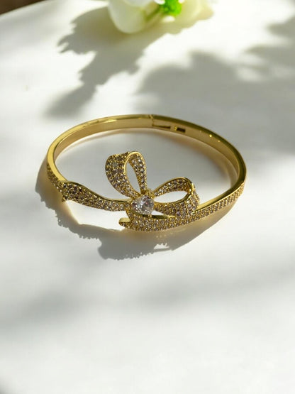 GOLDEN DIAMOND BOW