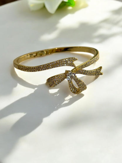 GOLDEN DIAMOND BOW