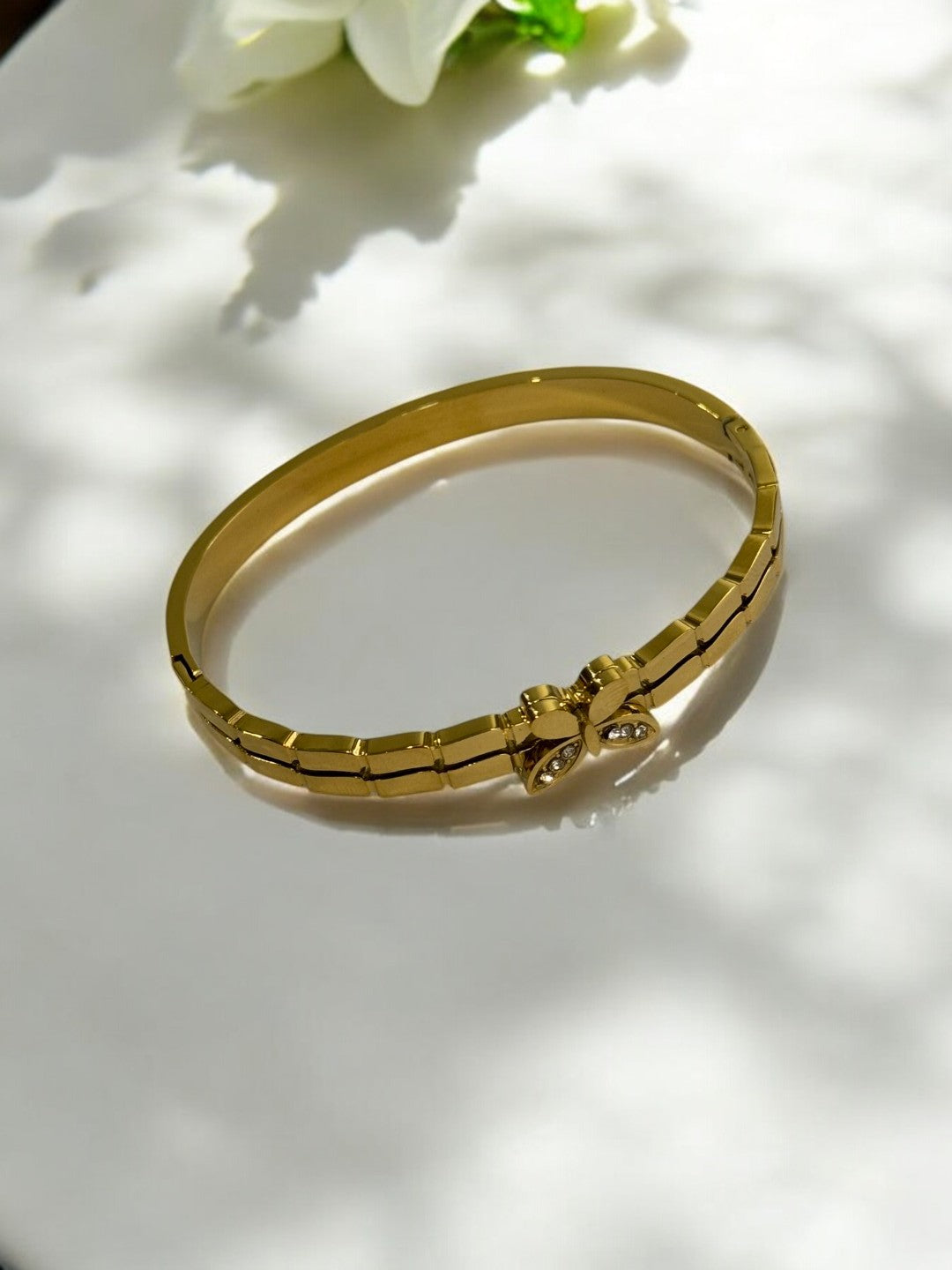 GOLDEN BUTTERFLY BRACELET