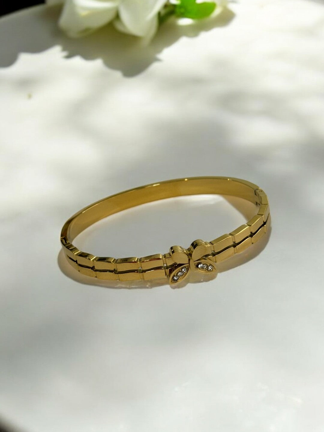 GOLDEN BUTTERFLY BRACELET