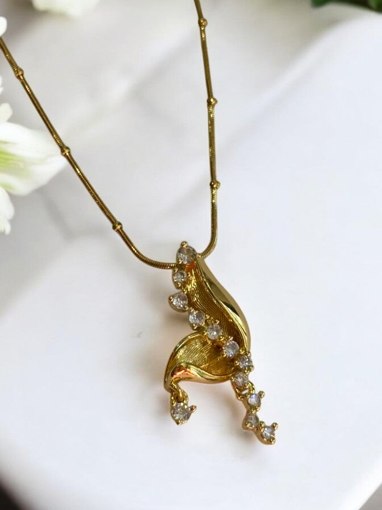 GOLDEN CHAIN WITH SPARKLING DIAMOND 